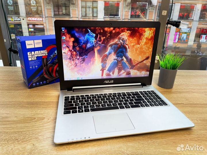 Ноутбук Asus в металлическом корпусе i3+GeForce