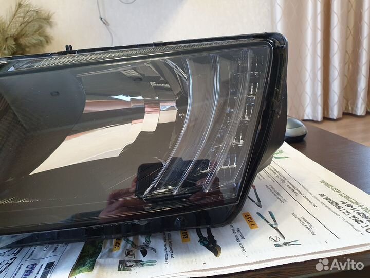 Фара передняя левая Skoda Octavia a7