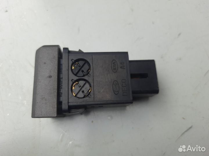 Кнопка задних противотуманок Hyundai Accent 2