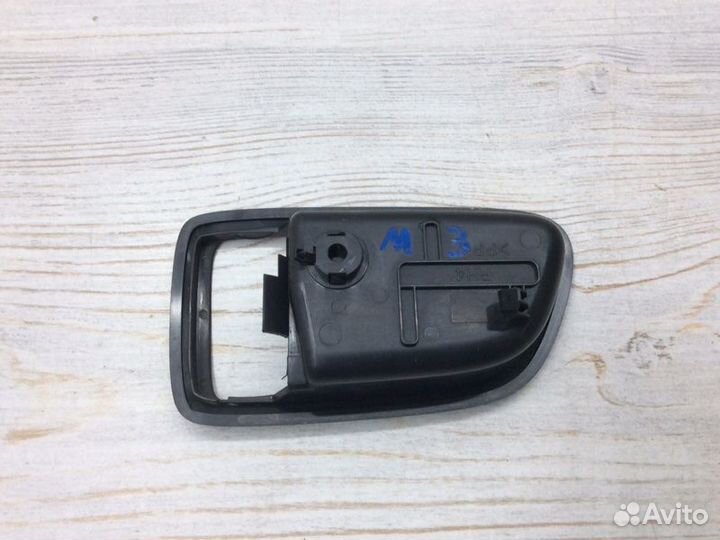 Накладка ручки внутренней задняя правая Mazda 3 BK