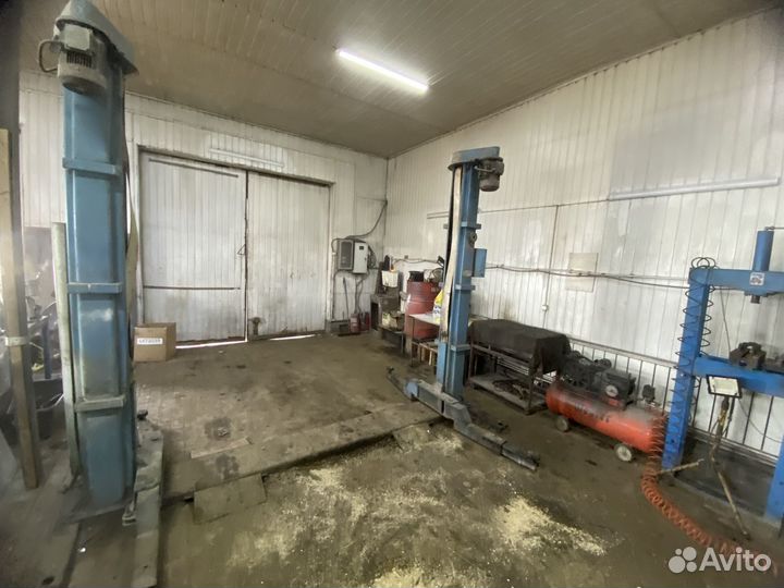 Аренда подъемника в автосервисе