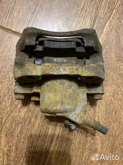 Суппорт передний левый Lifan Breez