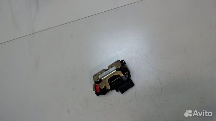 Замок багажника Chrysler Town-Country, 2005