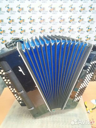 Баян 3х голосный