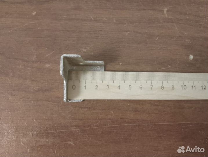 Уголки на акустические колонки