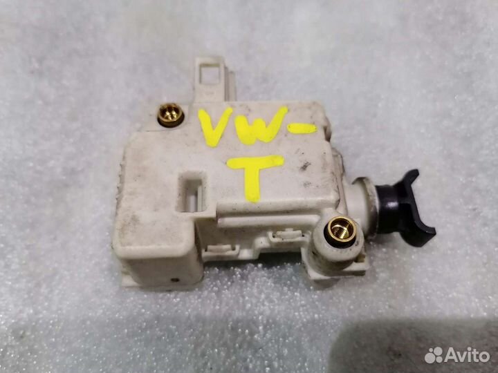 Активатор замка крышки багажника VW Touareg, 3B095