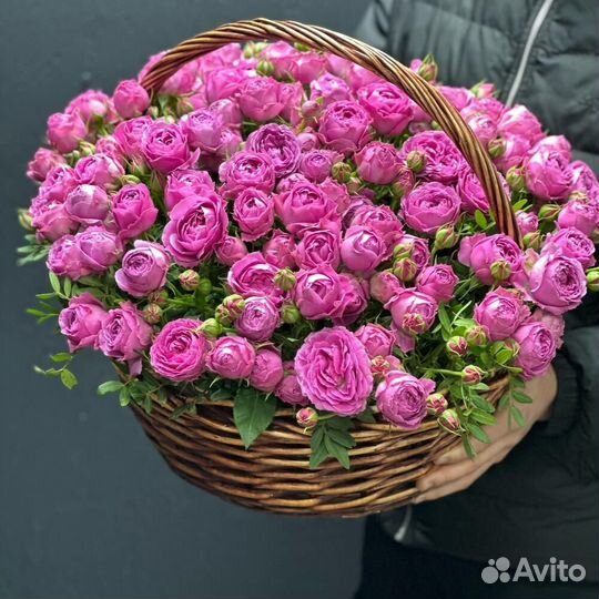 Пионовидные розы в Корзине/ Кустовые Розы букет