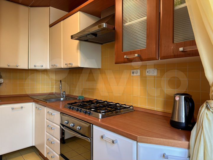 2-к. квартира, 72 м², 3/5 эт.