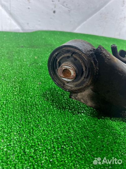 Рычаг задний продольный левый Nissan Qashqai 1 (J1