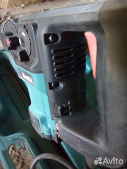 Перфоратор Макита HR3000C