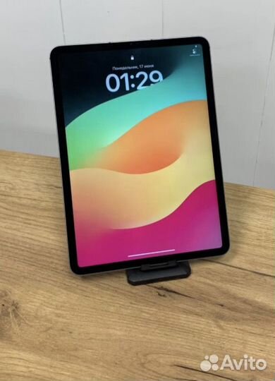Apple iPad Pro 11 (2022) 256 гб, Wi-Fi + Cellular