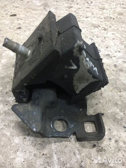 Подушка двс с кронштейном Nissan Navara D40 2008