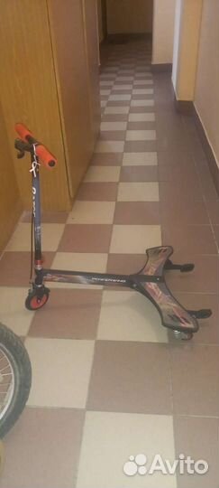 Самокат кататься, а можно для трюков razor