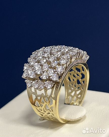 Золотое кольцо с бриллиантами 585 пробы
