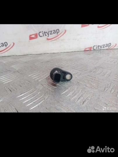 Датчик положения распредвала Toyota Isis ZGM15