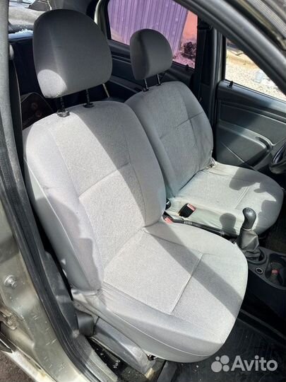 Сиденья комплект Renault Logan седан K7J 2014