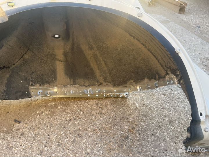Заднее правое крыло Nissan juke