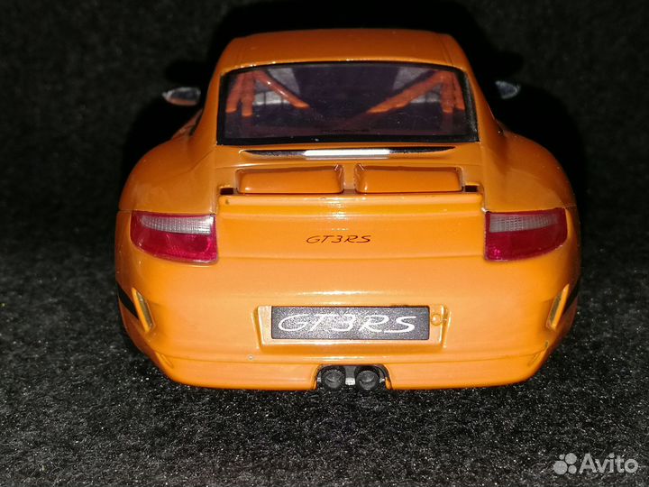 Модель 1/24 Welly Porsche 911 (997) GT3 RS