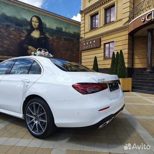 Прокат автомобиля с водителем