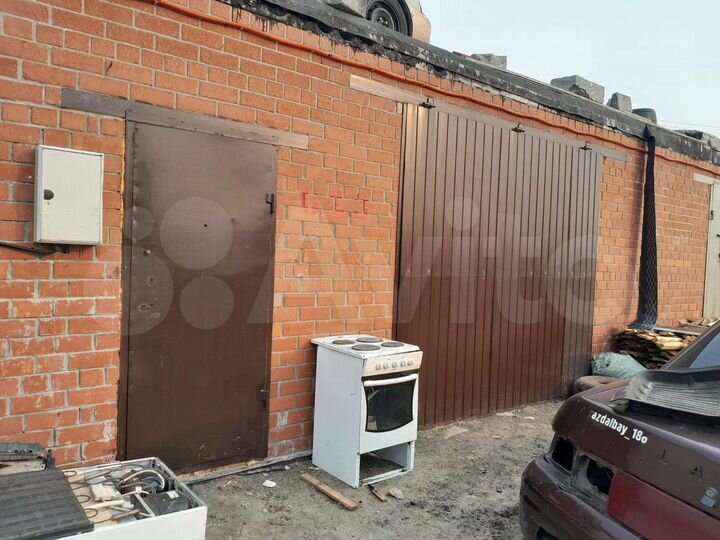 Гараж, > 30 м²