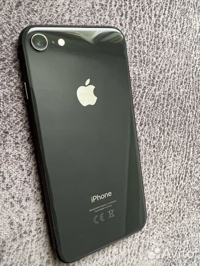 Телефон iPhone 8 64 gb