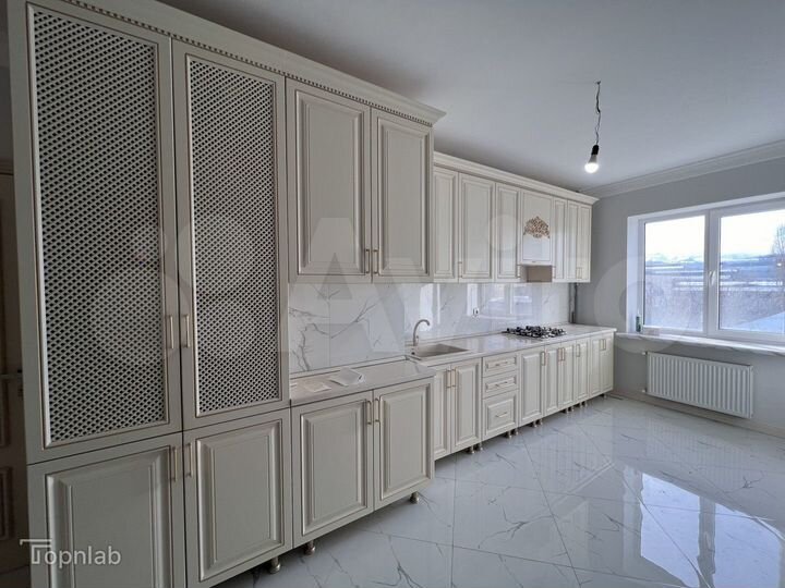 3-к. квартира, 102 м², 3/10 эт.