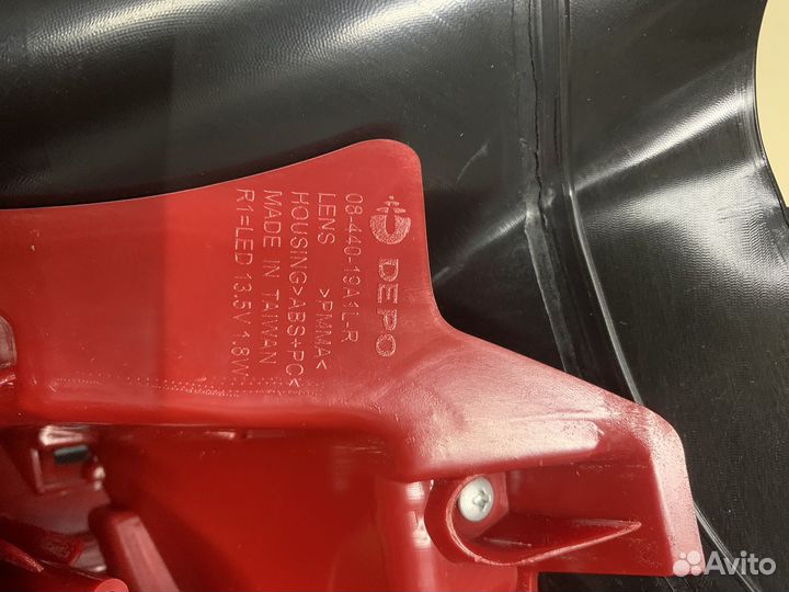 Фонарь задний левый mersedes w156