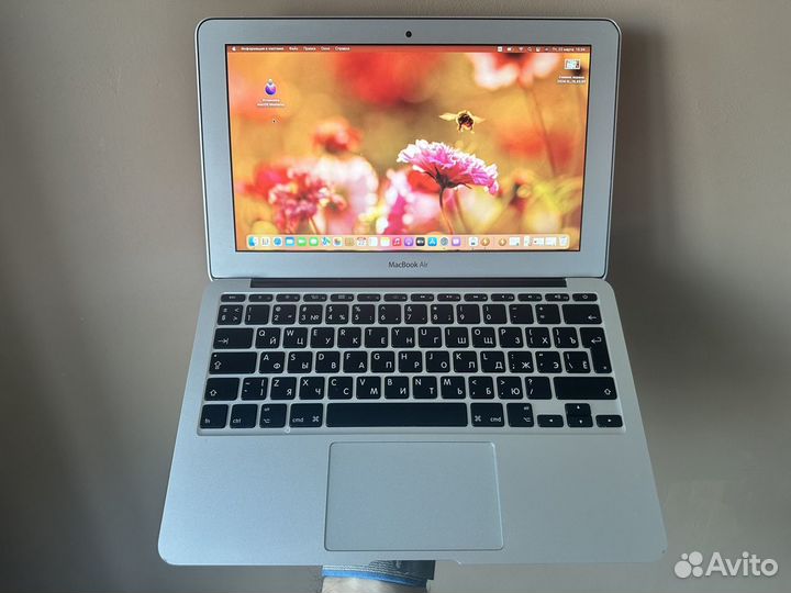Apple MacBook Air 11 2015 хорошая батарея