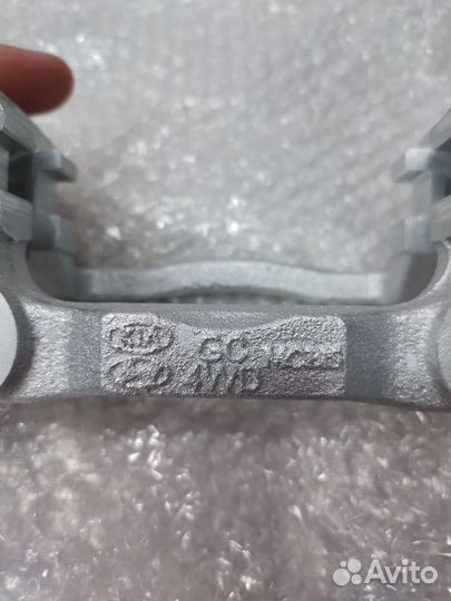 Скоба заднего суппорта Hyundai Creta 4WD.Оригинал