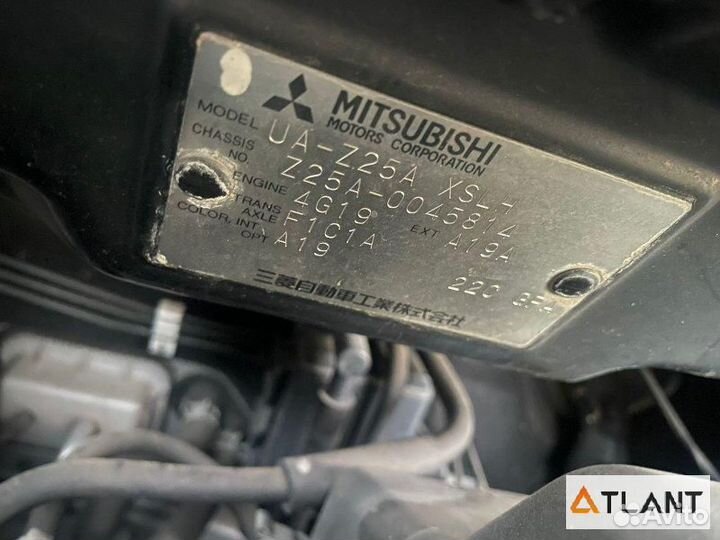 Крыло переднее правое mitsubishi colt