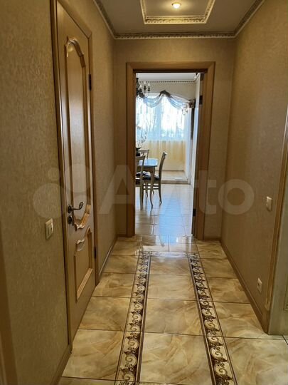 2-к. квартира, 74 м², 4/10 эт.