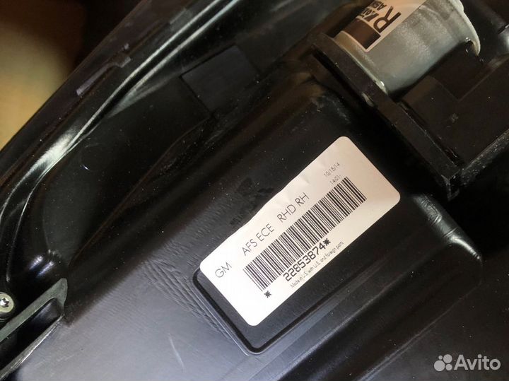 Фара биксенон Cadillac SRX 2 правая