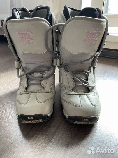 Сноубордические ботинки Vans женские