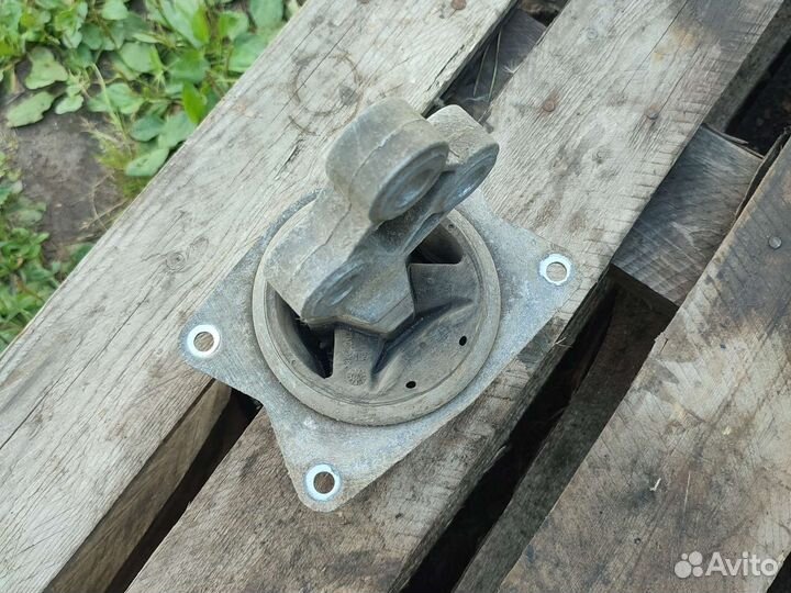 Saab 9.3 подушка двигателя