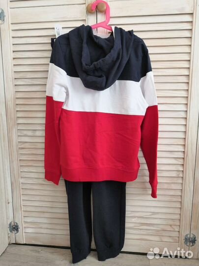 Спортивные брюки и толстовка для девочки