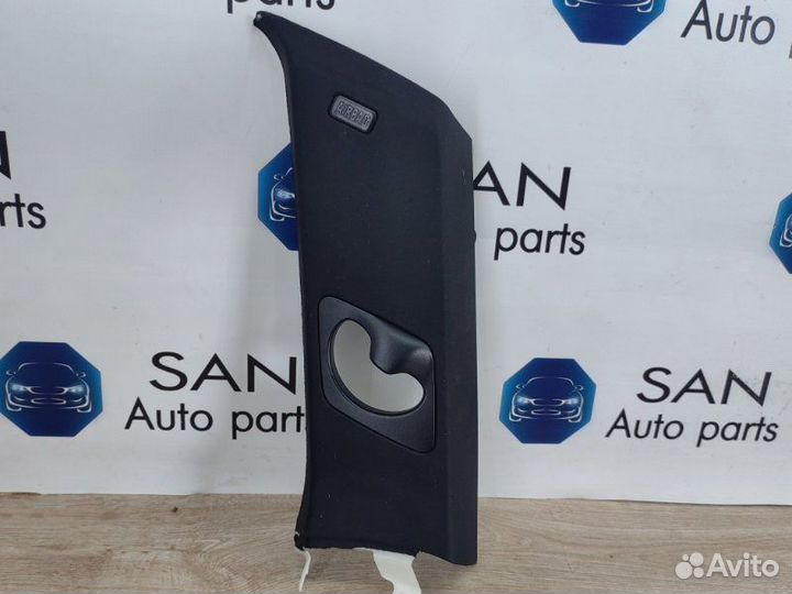 Накладка задней стойки задняя правая Bmw X5 Рест