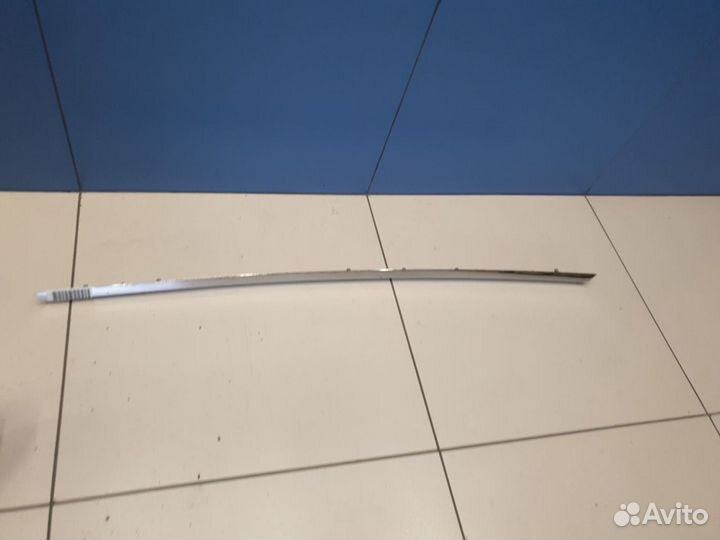 Молдинг двери левый передний Bentley Bentayga 2015