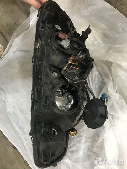 Правая фара Mitsubishi Lancer X