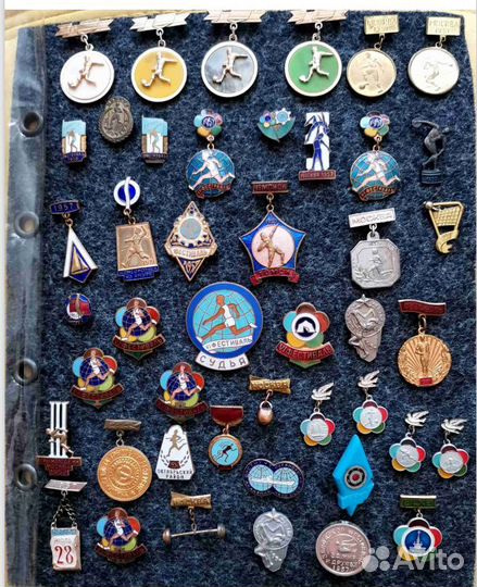 Знаки Всемирного фестиваля студентов и молодежи Мо