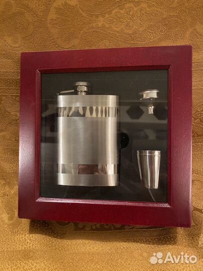 Подарочный набор (фляга, воронка и 2 стаканчика)