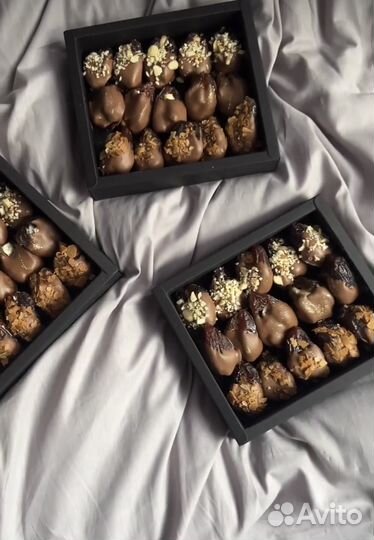 Финики в шоколаде