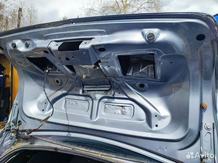 Крышка багажника Опель астра h седан