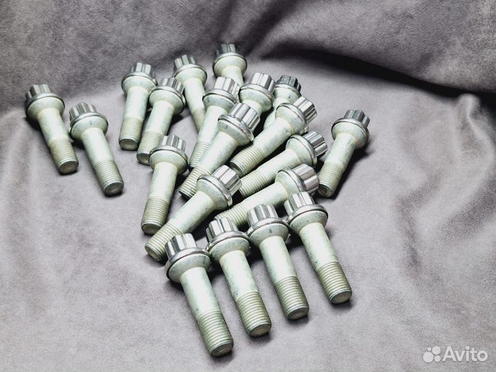 Удлиненные колесные болты Мерседес