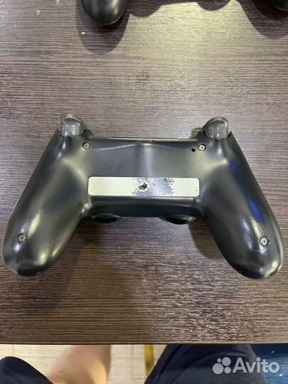 Продам джойстики на PS4 оригинал 2шт