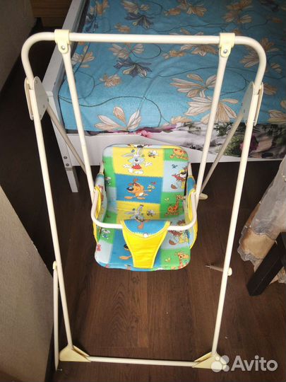 Детская качелька