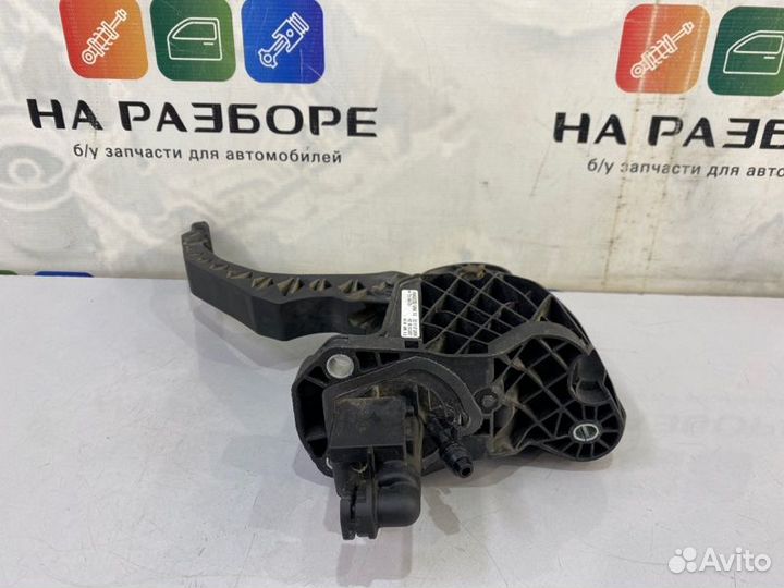 Педаль сцепления Volkswagen Golf MK5 caxa 2007