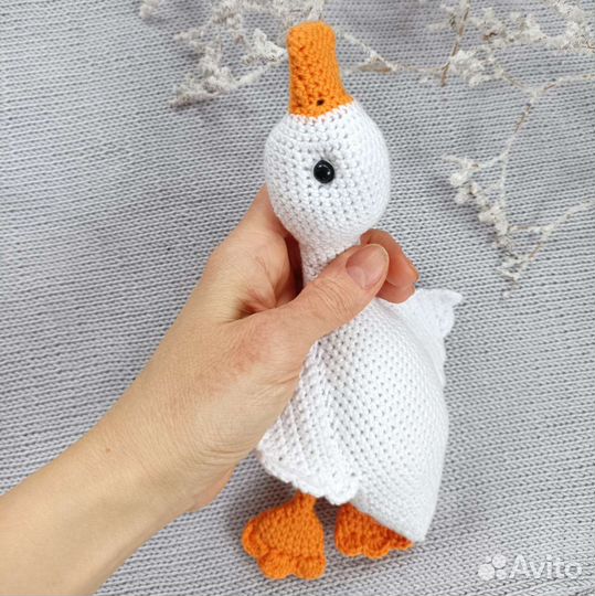 Вязаная игрушка гусь