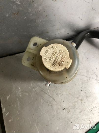 Крышка бачка гура Mitsubishi Lancer 9 седан 1.6