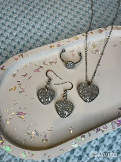 Комплект украшений из смолы