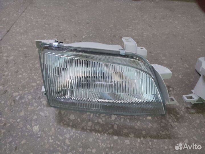 Фары Тойота Калдина,Карина Е. 92-96 г.в